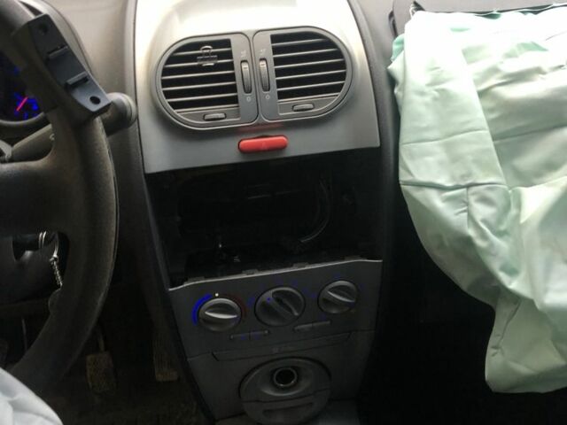 Чері Кімо 2008 у Старокостянтинів на Automoto.ua Сірий Чері Кімо, об'ємом двигуна 1.3 л та пробігом 136 тис. км за 761 $, фото 6 на Automoto.ua