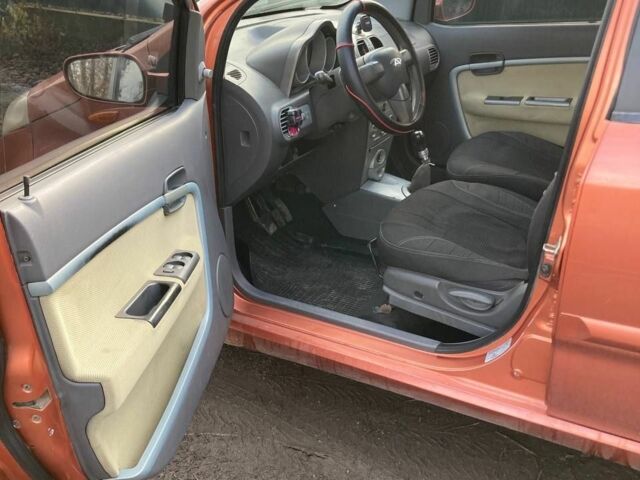 Оранжевый Чери Кимо, объемом двигателя 1.3 л и пробегом 185 тыс. км за 1500 $, фото 4 на Automoto.ua