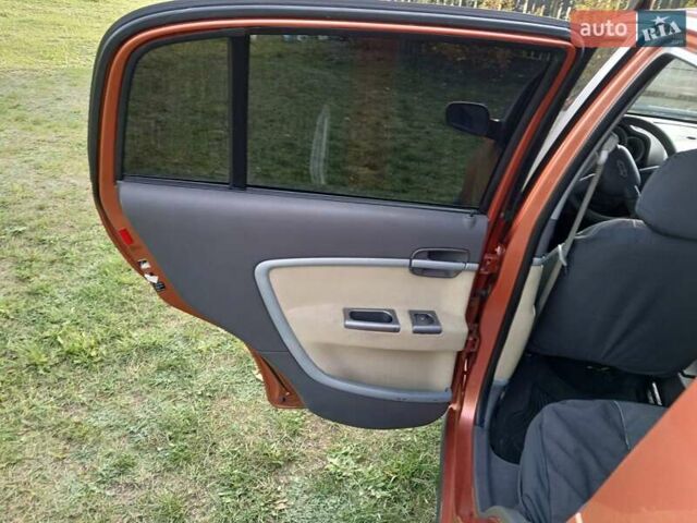 Оранжевый Чери Кимо, объемом двигателя 1.3 л и пробегом 143 тыс. км за 3200 $, фото 8 на Automoto.ua