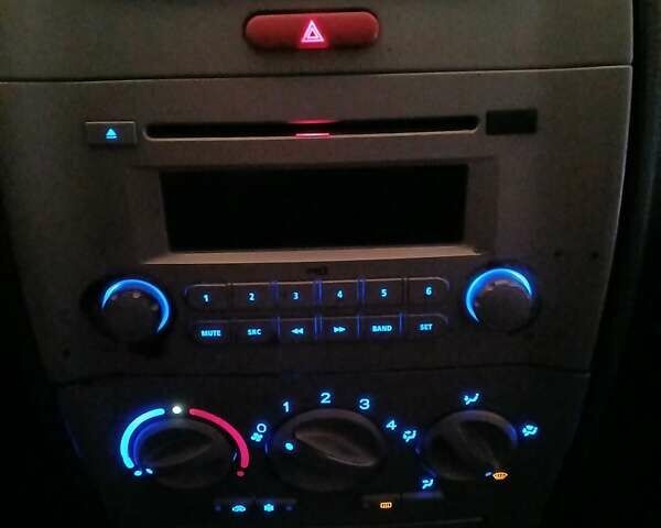 Оранжевый Чери Кимо, объемом двигателя 1.3 л и пробегом 143 тыс. км за 3200 $, фото 12 на Automoto.ua