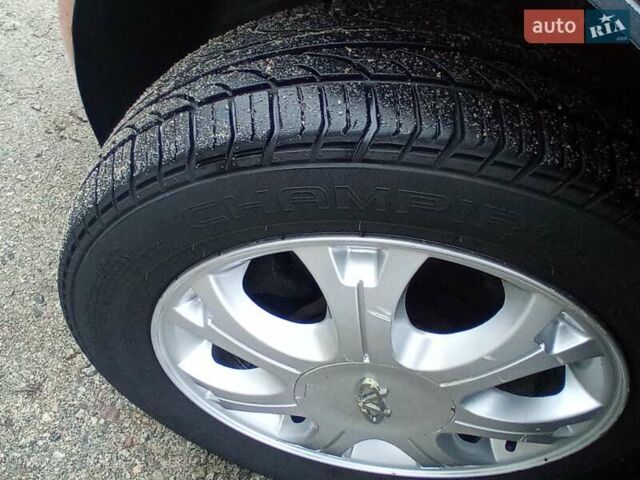 Оранжевый Чери Кимо, объемом двигателя 1.3 л и пробегом 112 тыс. км за 2750 $, фото 10 на Automoto.ua