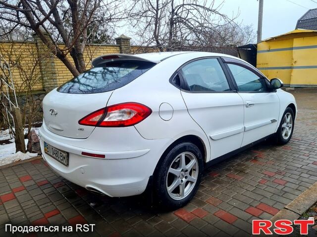 Белый Чери М11, объемом двигателя 1.6 л и пробегом 80 тыс. км за 4000 $, фото 1 на Automoto.ua