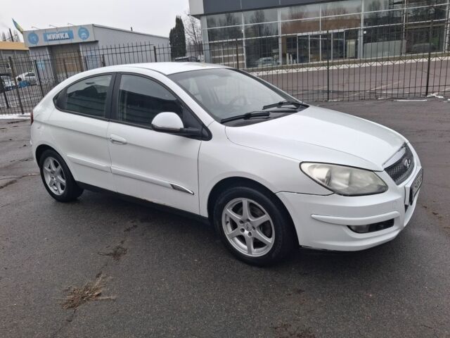 Білий Чері М11, об'ємом двигуна 1.6 л та пробігом 121 тис. км за 2500 $, фото 5 на Automoto.ua