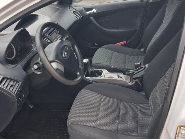 Білий Чері М11, об'ємом двигуна 1.6 л та пробігом 121 тис. км за 2500 $, фото 14 на Automoto.ua