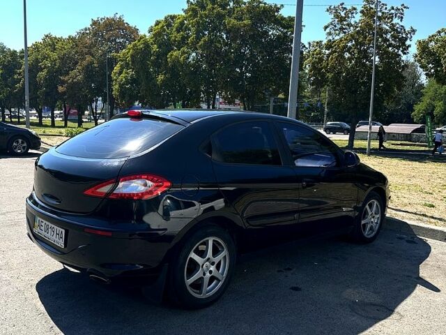 Черный Чери М11, объемом двигателя 1.6 л и пробегом 112 тыс. км за 3100 $, фото 2 на Automoto.ua