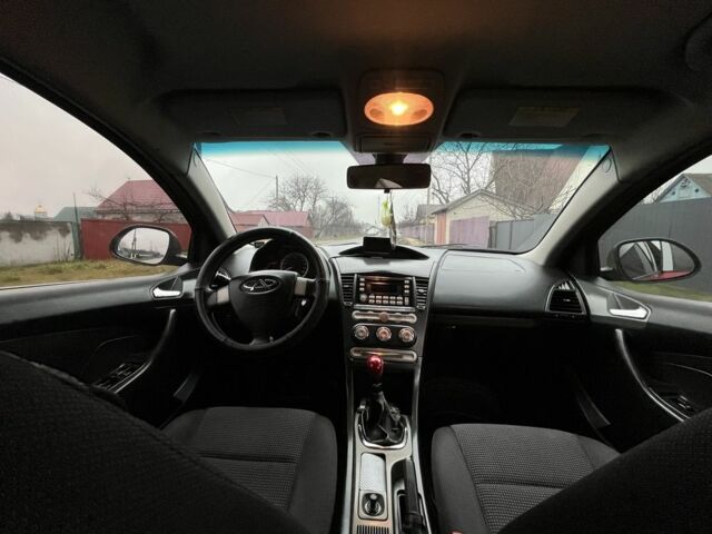 Красный Чери М11, объемом двигателя 1.6 л и пробегом 131 тыс. км за 2500 $, фото 7 на Automoto.ua