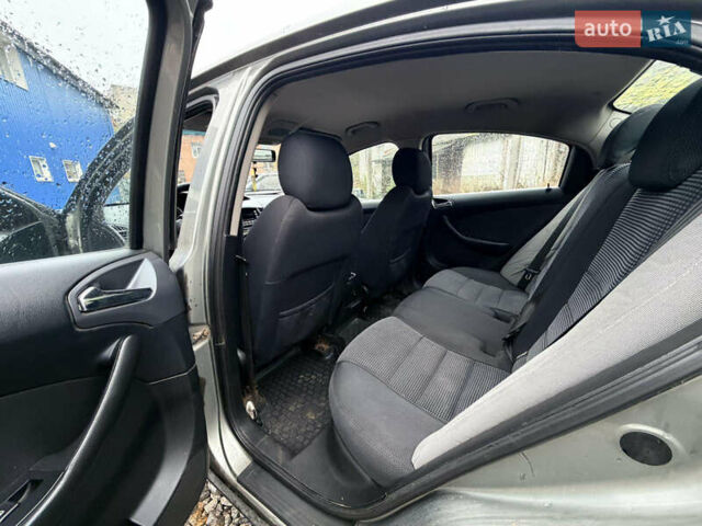 Сірий Чері М11, об'ємом двигуна 1.6 л та пробігом 200 тис. км за 2199 $, фото 8 на Automoto.ua