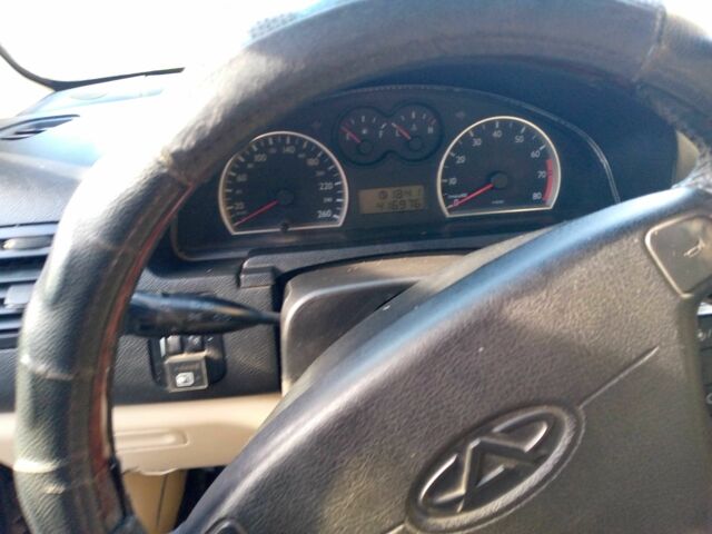 Черный Чери Ориентал Сон, объемом двигателя 2.4 л и пробегом 400 тыс. км за 2000 $, фото 4 на Automoto.ua