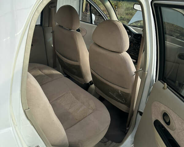 Білий Чері Кью Кью, об'ємом двигуна 1.08 л та пробігом 88 тис. км за 2700 $, фото 7 на Automoto.ua