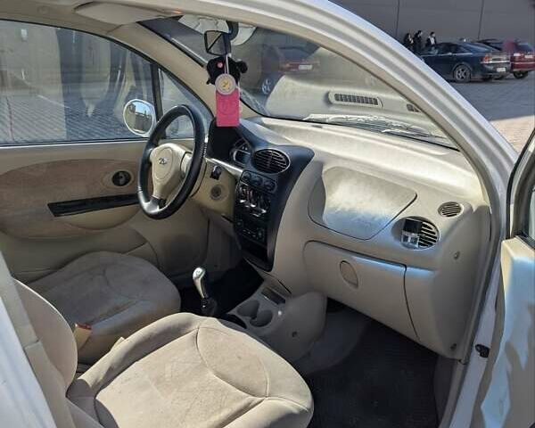 Білий Чері Кью Кью, об'ємом двигуна 1.08 л та пробігом 85 тис. км за 3000 $, фото 17 на Automoto.ua