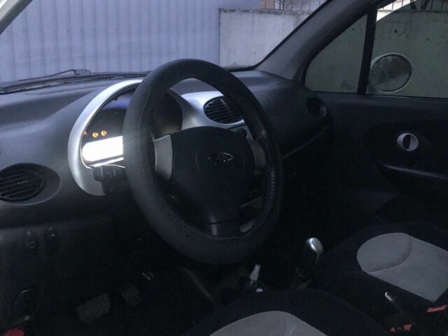 Белый Чери Кью Кью, объемом двигателя 1.1 л и пробегом 96 тыс. км за 2800 $, фото 2 на Automoto.ua