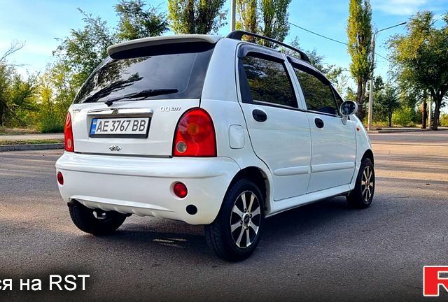 Белый Чери Кью Кью, объемом двигателя 1.1 л и пробегом 88 тыс. км за 1999 $, фото 3 на Automoto.ua