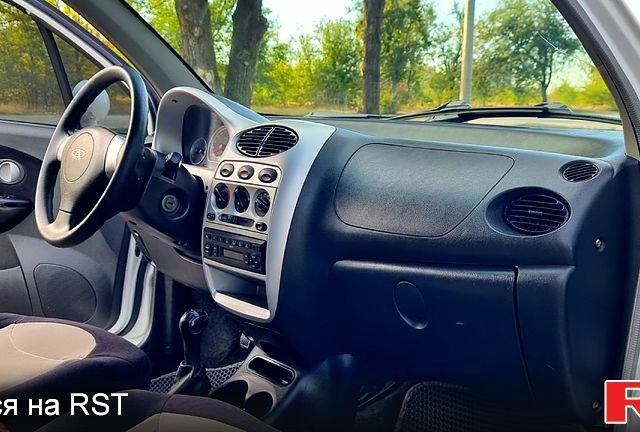 Белый Чери Кью Кью, объемом двигателя 1.1 л и пробегом 88 тыс. км за 1999 $, фото 10 на Automoto.ua