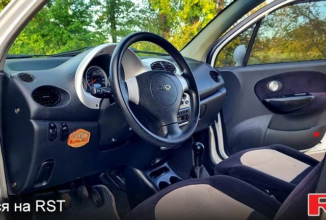 Белый Чери Кью Кью, объемом двигателя 1.1 л и пробегом 88 тыс. км за 1999 $, фото 7 на Automoto.ua