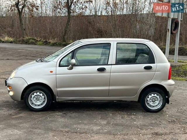 Бежевый Чери Кью Кью, объемом двигателя 1.08 л и пробегом 106 тыс. км за 1550 $, фото 2 на Automoto.ua