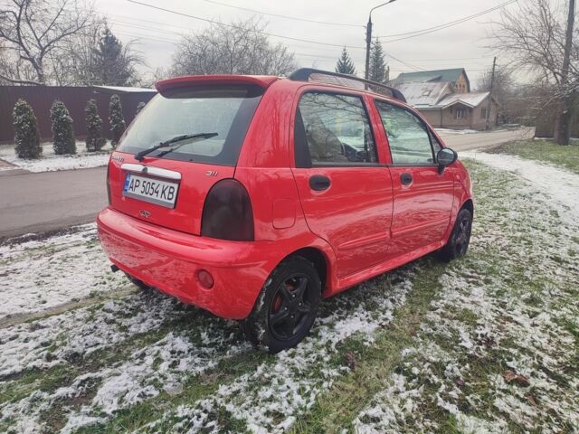 Красный Чери Кью Кью, объемом двигателя 1.1 л и пробегом 130 тыс. км за 2250 $, фото 6 на Automoto.ua