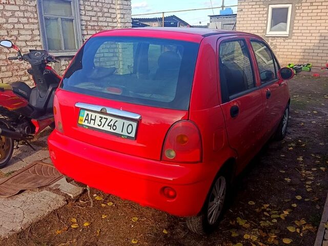 Чері Кью Кью 2007 у Новомосковске на Automoto.ua Червоний Чері Кью Кью, об'ємом двигуна 1.1 л та пробігом 134 тис. км за 1750 $, фото 3 на Automoto.ua