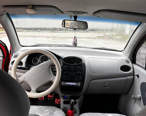 Красный Чери Кью Кью, объемом двигателя 1.08 л и пробегом 147 тыс. км за 2000 $, фото 6 на Automoto.ua