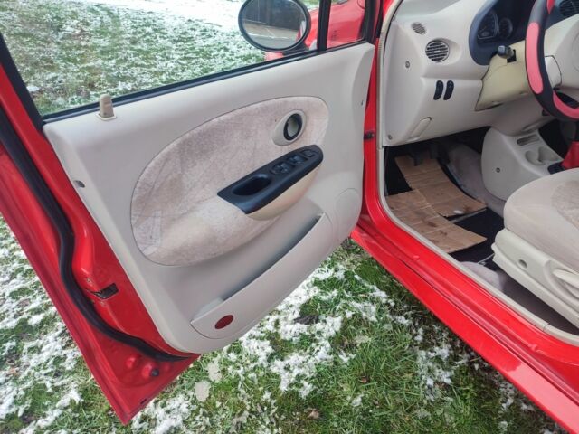 Красный Чери Кью Кью, объемом двигателя 1.1 л и пробегом 130 тыс. км за 2250 $, фото 10 на Automoto.ua