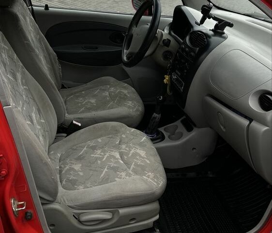 Красный Чери Кью Кью, объемом двигателя 1.1 л и пробегом 162 тыс. км за 2300 $, фото 6 на Automoto.ua