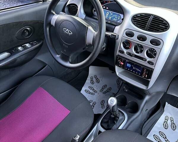 Красный Чери Кью Кью, объемом двигателя 1.1 л и пробегом 143 тыс. км за 2950 $, фото 5 на Automoto.ua