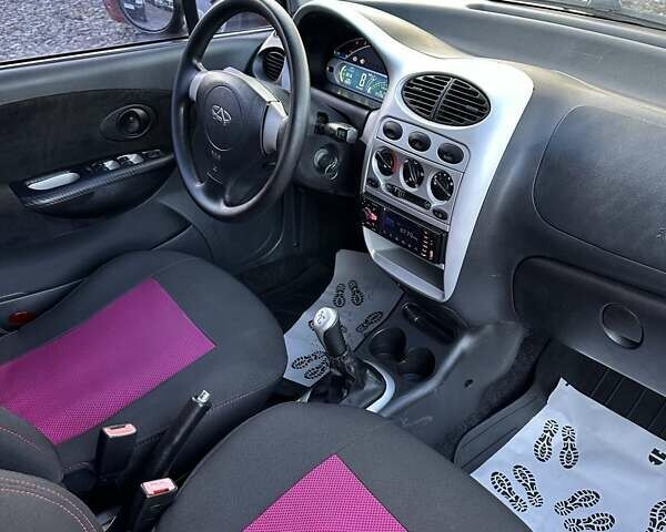 Красный Чери Кью Кью, объемом двигателя 1.1 л и пробегом 143 тыс. км за 2950 $, фото 2 на Automoto.ua