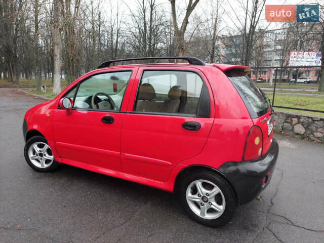 Красный Чери Кью Кью, объемом двигателя 1.08 л и пробегом 110 тыс. км за 1999 $, фото 3 на Automoto.ua
