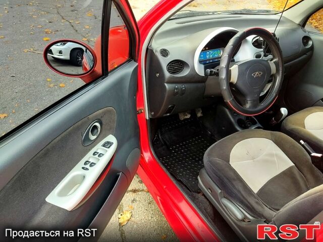 Красный Чери Кью Кью, объемом двигателя 1.1 л и пробегом 117 тыс. км за 2200 $, фото 4 на Automoto.ua