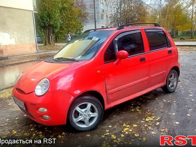 Красный Чери Кью Кью, объемом двигателя 1.1 л и пробегом 132 тыс. км за 1800 $, фото 5 на Automoto.ua