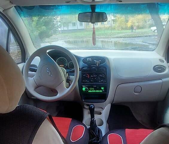 Красный Чери Кью Кью, объемом двигателя 1.08 л и пробегом 132 тыс. км за 1750 $, фото 4 на Automoto.ua