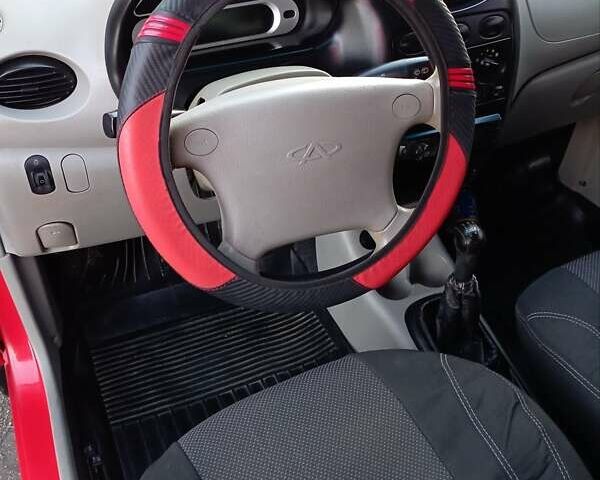 Красный Чери Кью Кью, объемом двигателя 1.1 л и пробегом 150 тыс. км за 2300 $, фото 5 на Automoto.ua