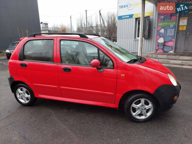 Красный Чери Кью Кью, объемом двигателя 1.08 л и пробегом 110 тыс. км за 1999 $, фото 2 на Automoto.ua