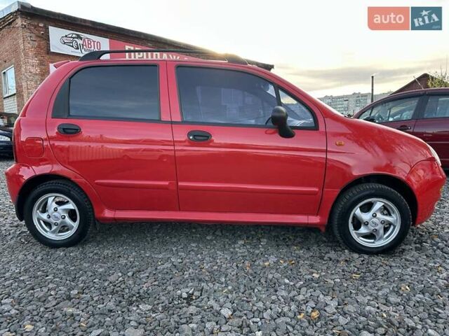 Красный Чери Кью Кью, объемом двигателя 1.1 л и пробегом 143 тыс. км за 2950 $, фото 4 на Automoto.ua