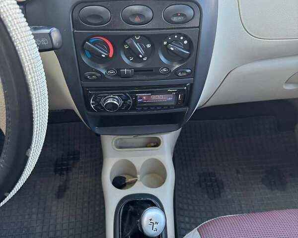 Красный Чери Кью Кью, объемом двигателя 1.08 л и пробегом 132 тыс. км за 2500 $, фото 13 на Automoto.ua