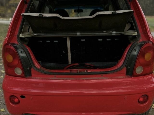 Красный Чери Кью Кью, объемом двигателя 1.1 л и пробегом 64 тыс. км за 2300 $, фото 7 на Automoto.ua