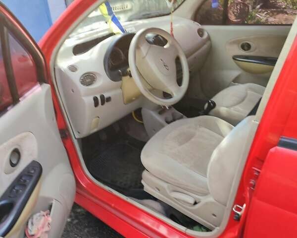 Червоний Чері Кью Кью, об'ємом двигуна 1.1 л та пробігом 880 тис. км за 2800 $, фото 2 на Automoto.ua
