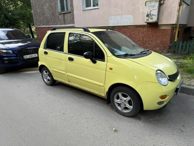 Желтый Чери Кью Кью, объемом двигателя 1.1 л и пробегом 162 тыс. км за 1300 $, фото 2 на Automoto.ua