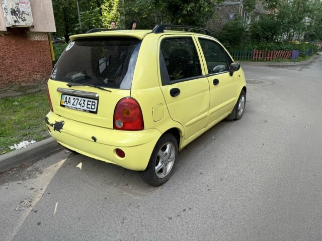 Желтый Чери Кью Кью, объемом двигателя 1.1 л и пробегом 162 тыс. км за 1300 $, фото 4 на Automoto.ua