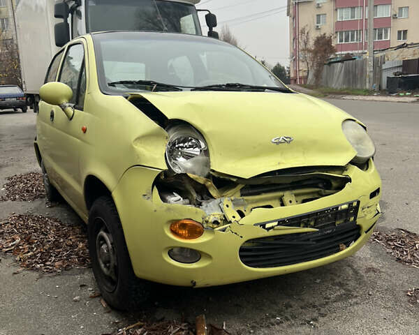 Желтый Чери Кью Кью, объемом двигателя 1.1 л и пробегом 80 тыс. км за 800 $, фото 2 на Automoto.ua