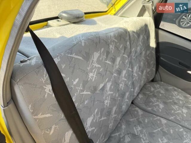 Желтый Чери Кью Кью, объемом двигателя 1.1 л и пробегом 139 тыс. км за 2800 $, фото 15 на Automoto.ua