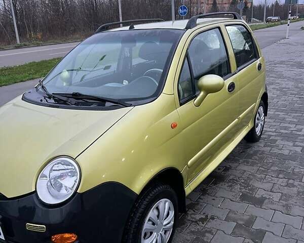 Желтый Чери Кью Кью, объемом двигателя 1.08 л и пробегом 66 тыс. км за 2000 $, фото 2 на Automoto.ua