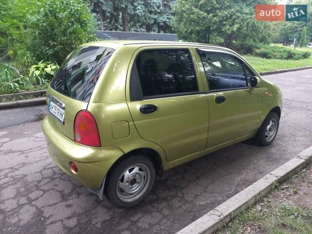 Желтый Чери Кью Кью, объемом двигателя 1.08 л и пробегом 100 тыс. км за 2300 $, фото 3 на Automoto.ua