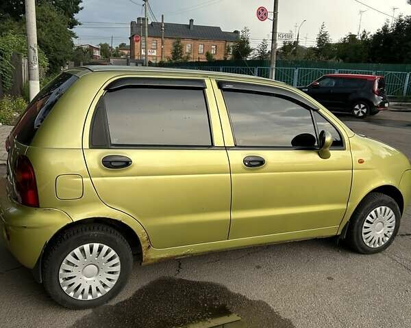 Жовтий Чері Кью Кью, об'ємом двигуна 1.08 л та пробігом 136 тис. км за 2699 $, фото 3 на Automoto.ua