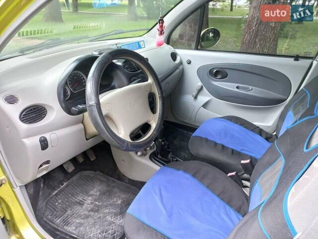 Желтый Чери Кью Кью, объемом двигателя 1.08 л и пробегом 100 тыс. км за 2300 $, фото 6 на Automoto.ua