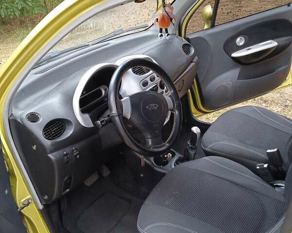 Жовтий Чері Кью Кью, об'ємом двигуна 1.08 л та пробігом 78 тис. км за 1800 $, фото 13 на Automoto.ua