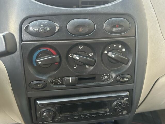 Жовтий Чері Кью Кью, об'ємом двигуна 1.1 л та пробігом 180 тис. км за 714 $, фото 5 на Automoto.ua