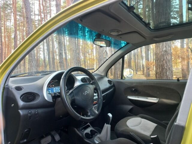 Желтый Чери Кью Кью, объемом двигателя 1.1 л и пробегом 150 тыс. км за 1500 $, фото 5 на Automoto.ua
