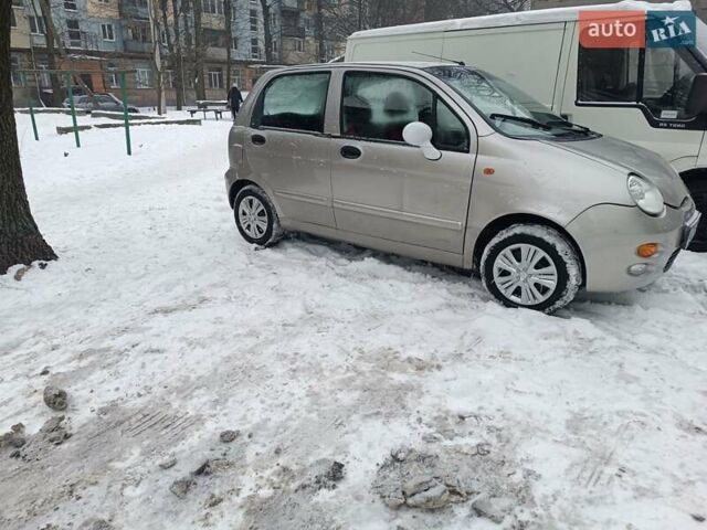 Серый Чери Кью Кью, объемом двигателя 1.08 л и пробегом 122 тыс. км за 1650 $, фото 7 на Automoto.ua