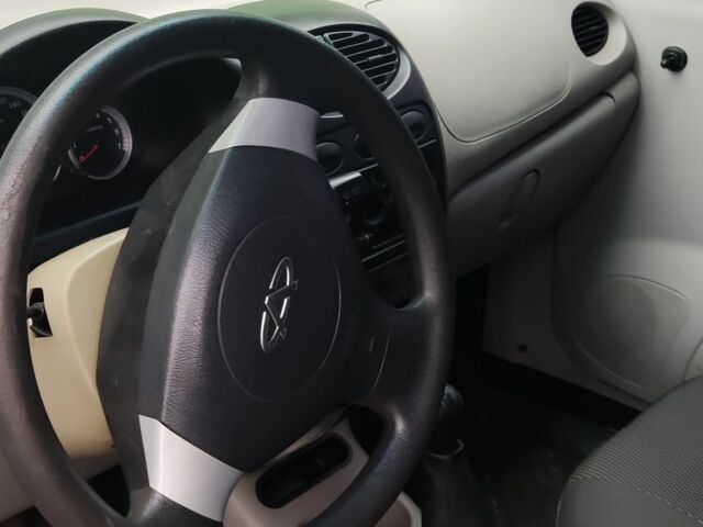 Сірий Чері Кью Кью, об'ємом двигуна 1 л та пробігом 115 тис. км за 1600 $, фото 11 на Automoto.ua