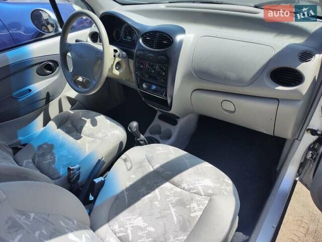 Сірий Чері Кью Кью, об'ємом двигуна 1.08 л та пробігом 98 тис. км за 1999 $, фото 4 на Automoto.ua